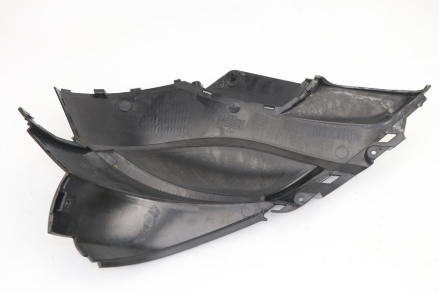 photo de LEFT UNDERSEAT PANEL KEEWAY OUTLOOK 125 (2007 - 2013)