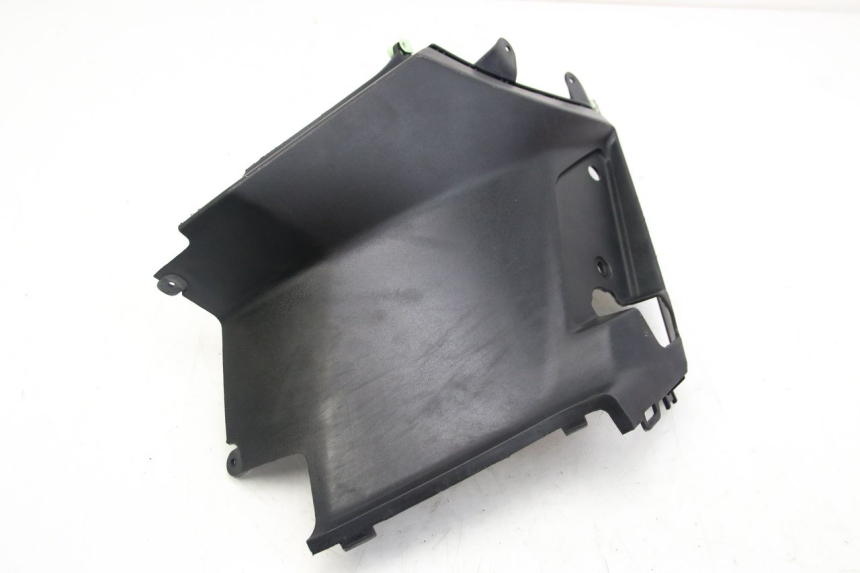photo de LEFT UNDERSEAT COVER PEUGEOT KISBEE 2T 50 (2018 - 2022)