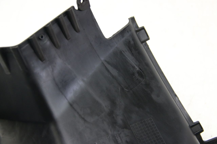 photo de LEFT UNDERSEAT COVER PEUGEOT KISBEE 2T 50 (2018 - 2022)