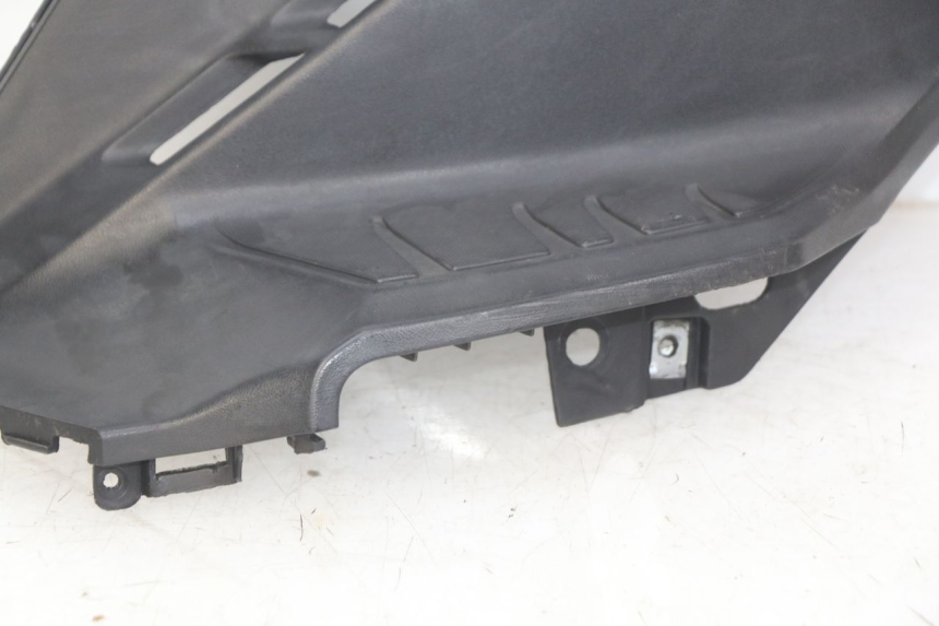 photo de LEFT UNDERSEAT COVER KYMCO AGILITY 16+ 4T 50 (2018 - 2023)