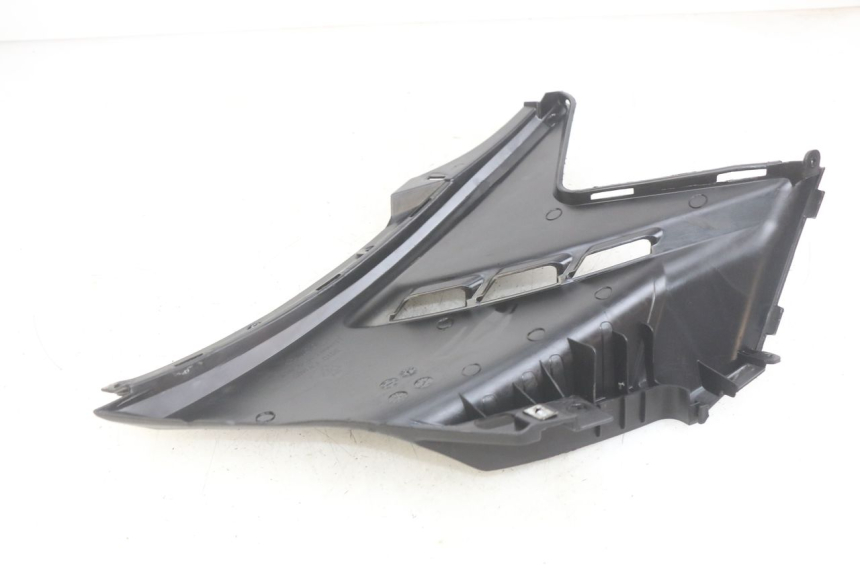 photo de LEFT UNDERSEAT COVER KYMCO AGILITY 16+ 4T 50 (2018 - 2023)