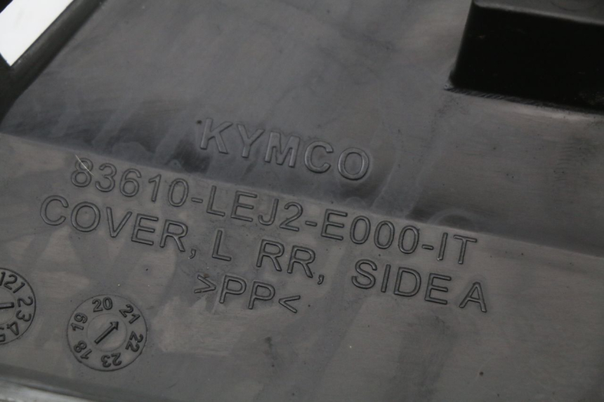 photo de LEFT UNDERSEAT PANEL KYMCO SUPER 8 4T 50 (2021 - 2024)