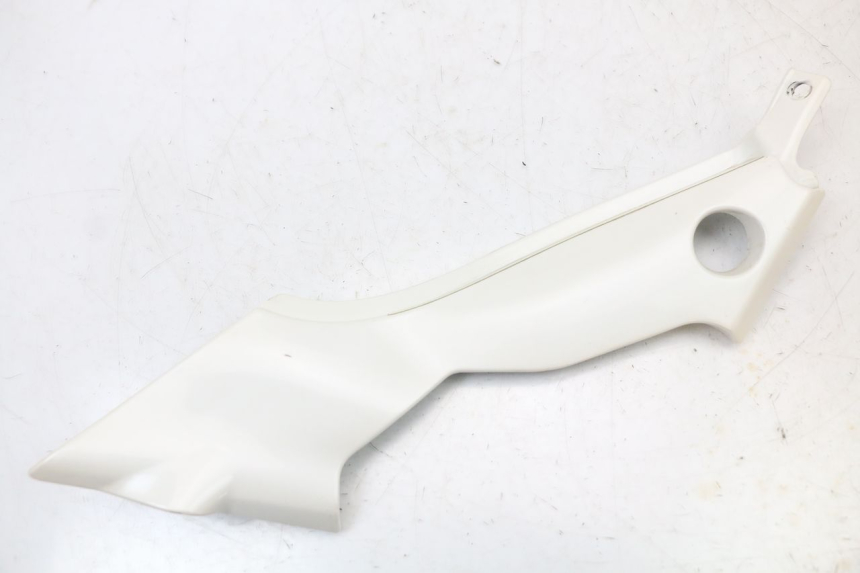 photo de LEFT UNDERSEAT PANEL MOTO GUZZI NORGE 8V GT 1200 (2011 - 2016)