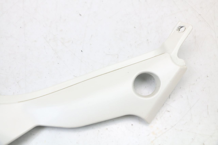 photo de LEFT UNDERSEAT PANEL MOTO GUZZI NORGE 8V GT 1200 (2011 - 2016)