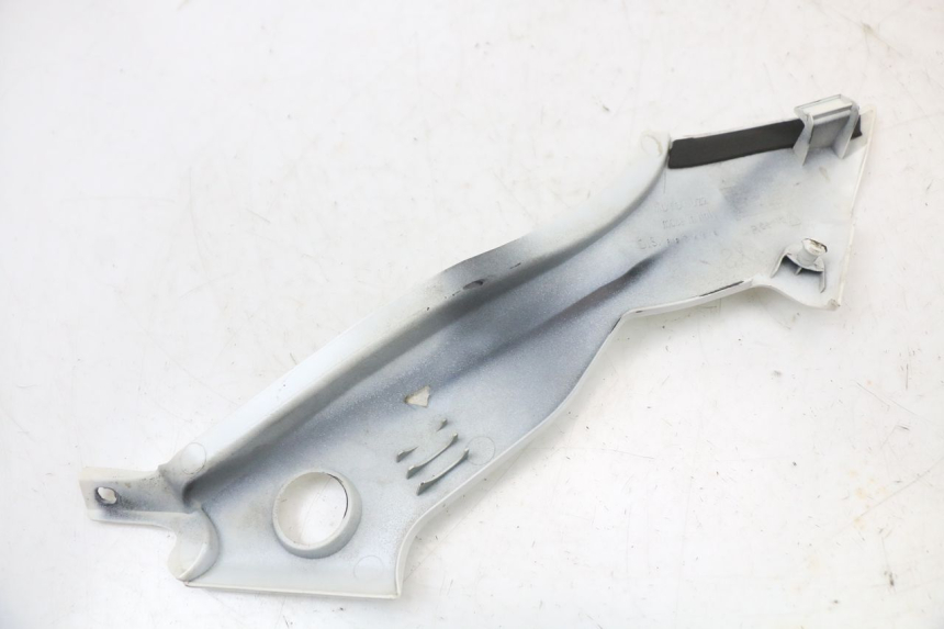 photo de LEFT UNDERSEAT PANEL MOTO GUZZI NORGE 8V GT 1200 (2011 - 2016)