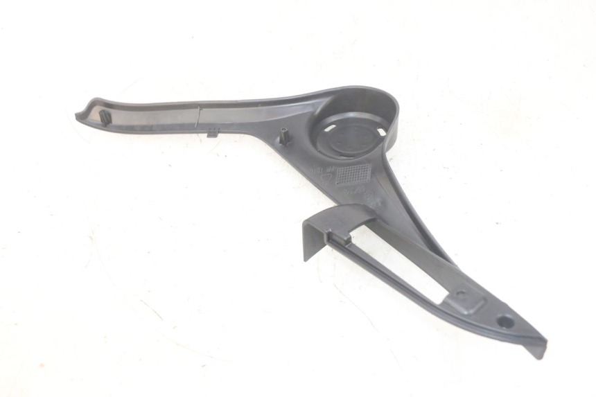 photo de LEFT UNDERSEAT PANEL PIAGGIO MP3 HPE 300 (2019 - 2026) - Alternative perspective