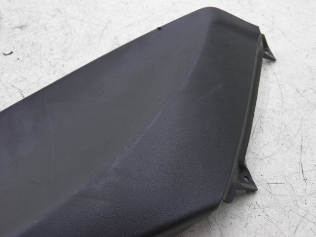 photo de LEFT UNDERSEAT PANEL PIAGGIO FLY 125 (2005 - 2012)