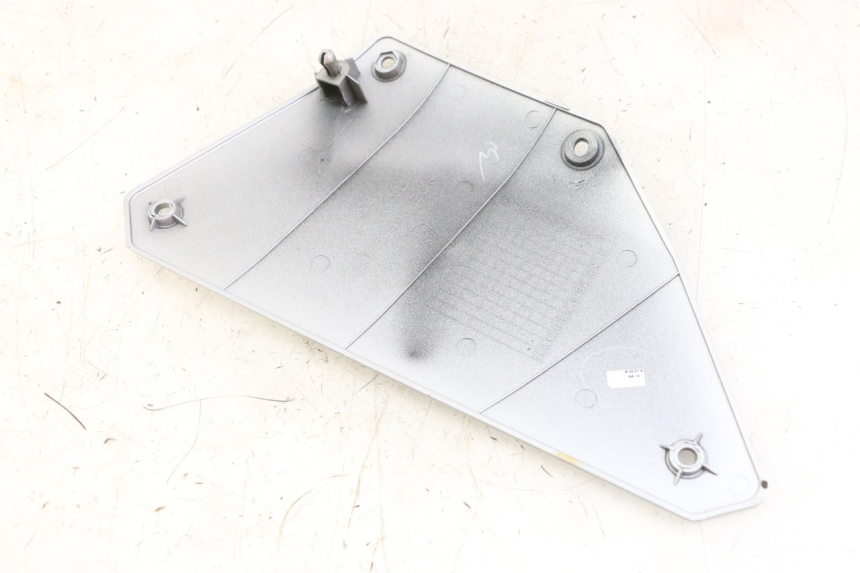 photo de LEFT UNDERSEAT PANEL ROYAL ENFIELD HYMALAYAN 410 (2016 - 2023)