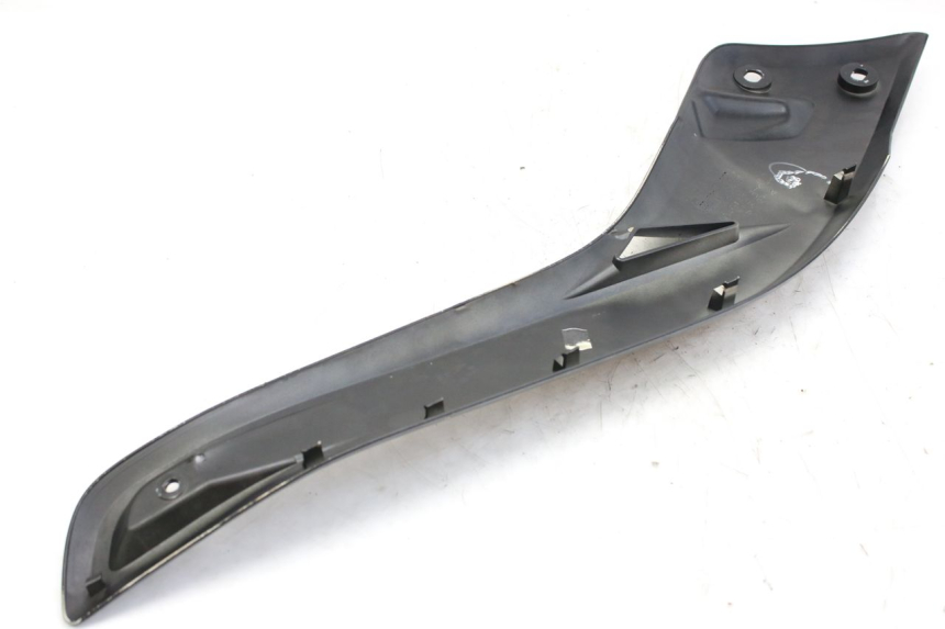 photo de LEFT UNDERSEAT COVER MBK SKYCRUISER 125 (2010 - 2013)