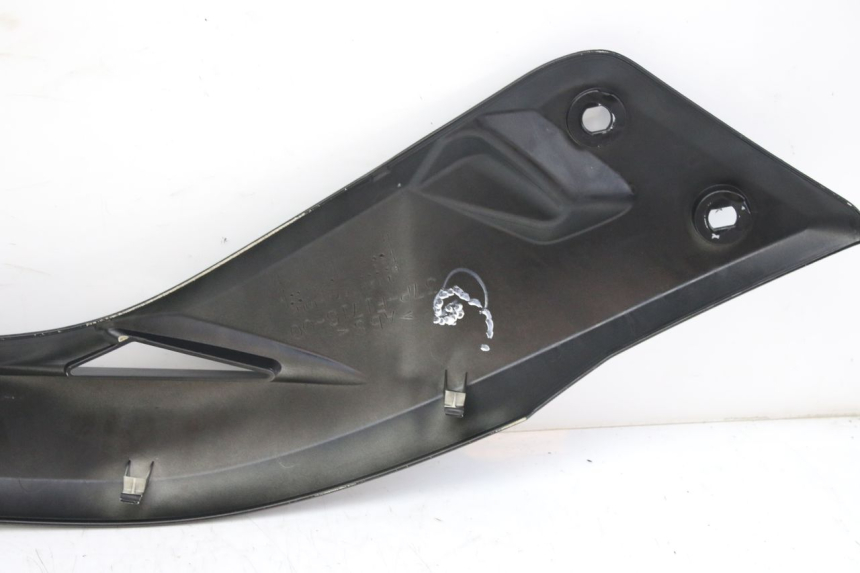 photo de LEFT UNDERSEAT COVER MBK SKYCRUISER 125 (2010 - 2013)