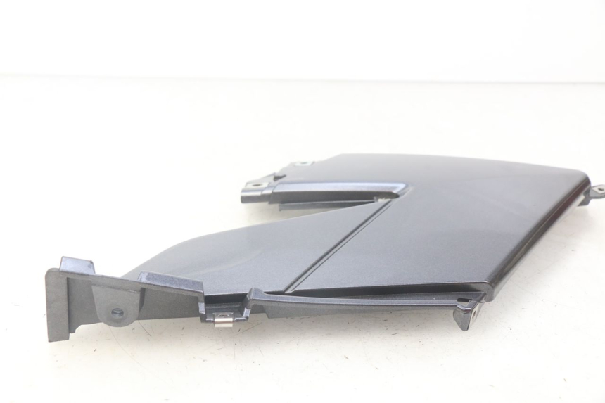 photo de LEFT UNDERSEAT PANEL APRILIA SRV 850 (2012 - 2017)