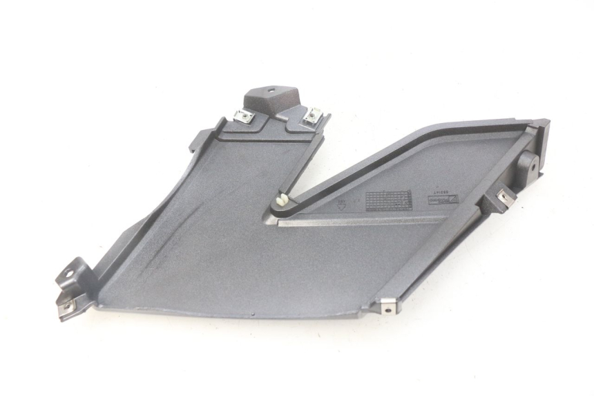 photo de LEFT UNDERSEAT PANEL APRILIA SRV 850 (2012 - 2017)