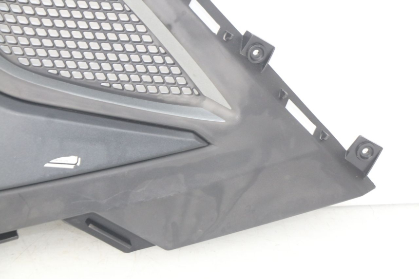 photo de LEFT UNDERSEAT PANEL KYMCO SUPER 8 4T 50 (2018 - 2020)