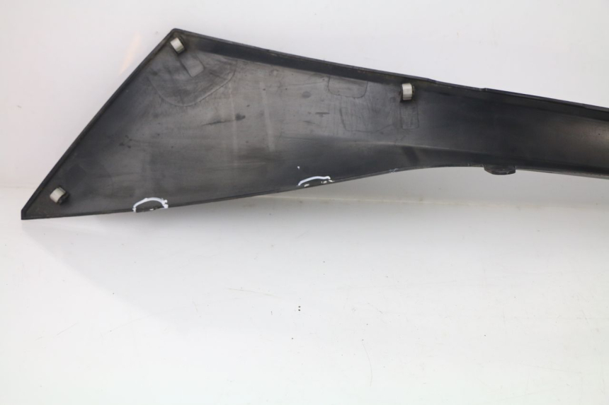 photo de LEFT UNDERSEAT PANEL SUZUKI AN BURGMAN 400 (2006 - 2010)