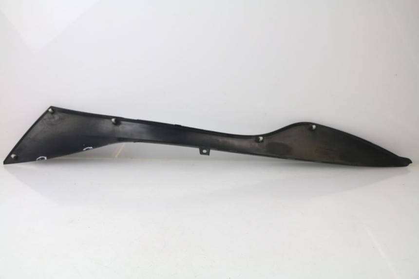 photo de LEFT UNDERSEAT PANEL SUZUKI AN BURGMAN 400 (2006 - 2010)