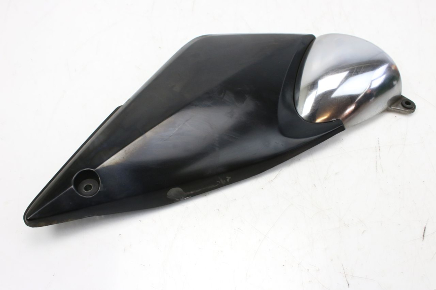 photo de LEFT UNDERSEAT COVER SUZUKI GSF S BANDIT 600 (2000 - 2004)