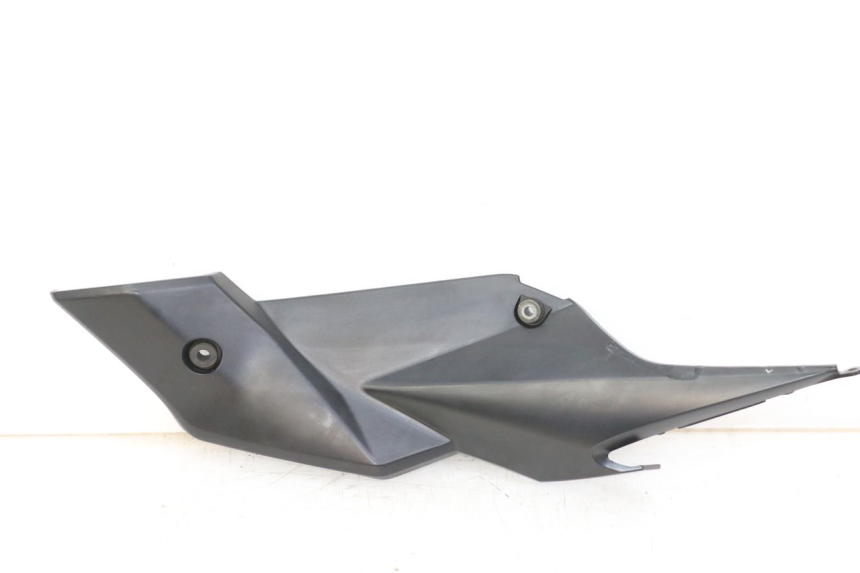 photo de LEFT UNDERSEAT PANEL SUZUKI GSR 750 (2011 - 2017)