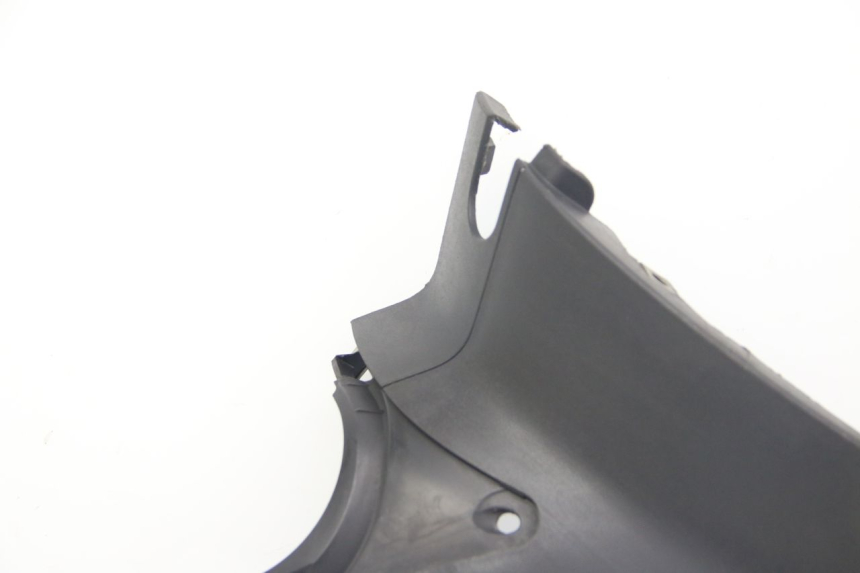 photo de LEFT UNDERSEAT COVER SUZUKI SIXTEEN 125 (2008 - 2010)