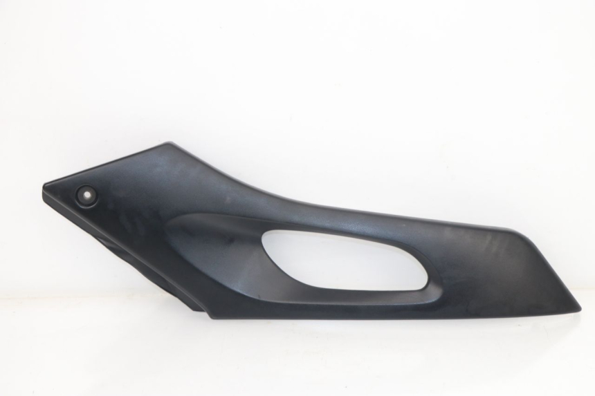 photo de LEFT UNDERSEAT COVER SUZUKI XF FREEWIND 650 (1997 - 2003)