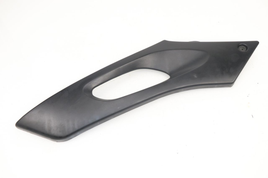 photo de LEFT UNDERSEAT COVER SUZUKI XF FREEWIND 650 (1997 - 2003)