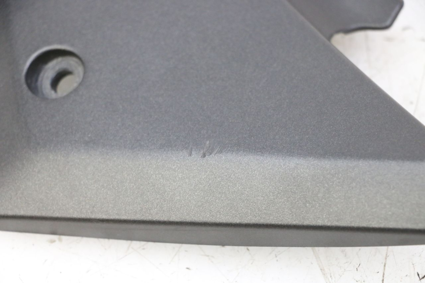 photo de LEFT UNDERSEAT PANEL SUZUKI SV S 650 (2003 - 2009)