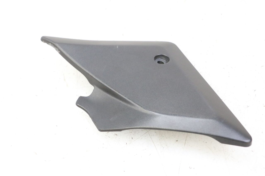 photo de LEFT UNDERSEAT PANEL SUZUKI SV S 650 (2003 - 2009)