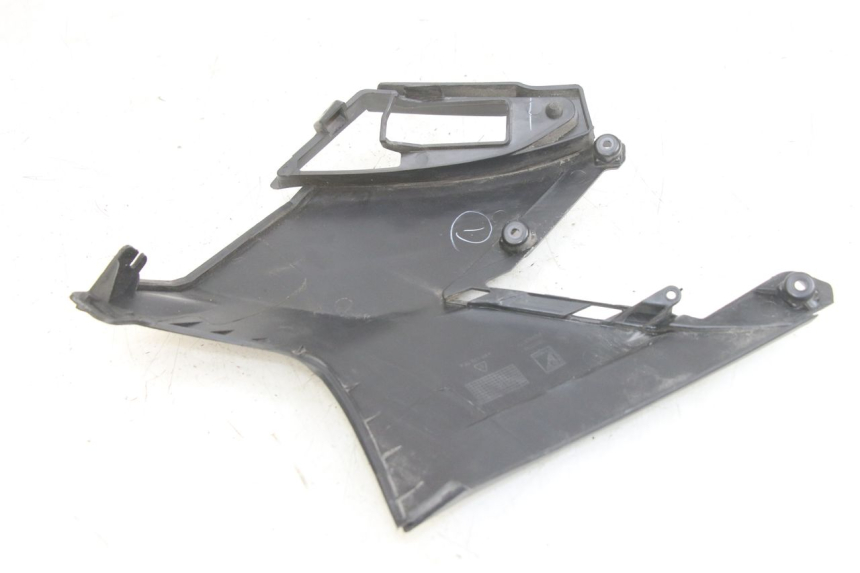 photo de LEFT UNDERSEAT COVER APRILIA SXR 50 (2021 - 2023)