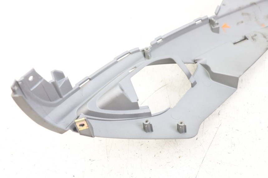 photo de LEFT UNDERSEAT COVER SYM FIDDLE 3 III 125 (2014 - 2020)