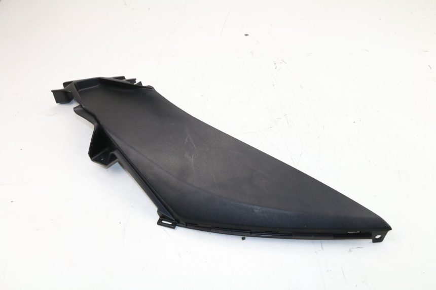 photo de LEFT UNDERSEAT PANEL YAMAHA TRICITY 125 (2012 - 2016)