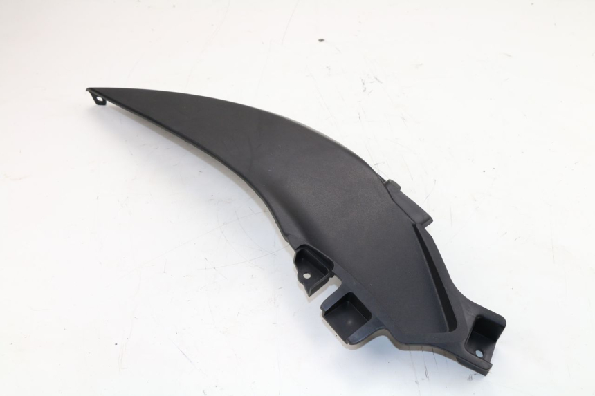 photo de LEFT UNDERSEAT PANEL YAMAHA TRICITY 125 (2012 - 2016)
