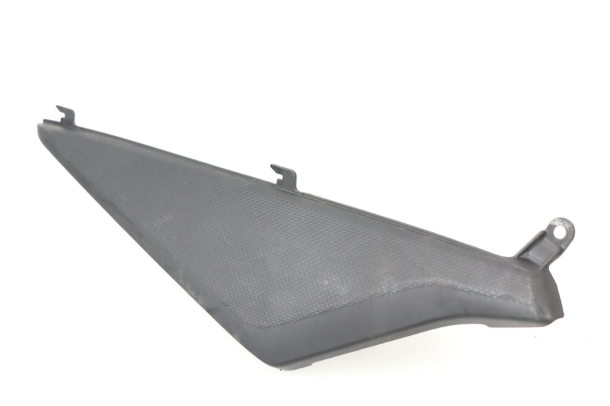 photo de LEFT UNDERSEAT PANEL HONDA VFR F 1200 (2010 - 2015) - Alternative perspective