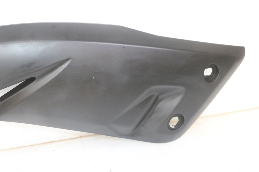 photo de LEFT UNDERSEAT COVER YAMAHA X-MAX XMAX 125 (2010 - 2014)