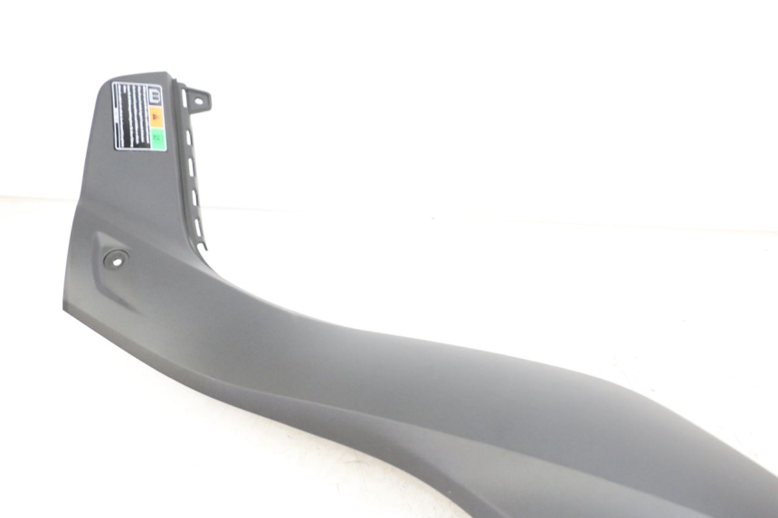 photo de LEFT UNDERSEAT PANEL YAMAHA XMAX X-MAX 125 (2021 - 2025)