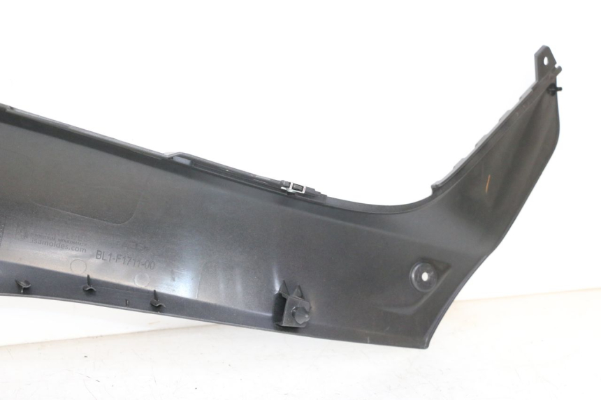 photo de LEFT UNDERSEAT PANEL YAMAHA XMAX X-MAX 125 (2021 - 2025)