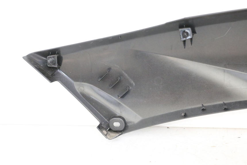 photo de LEFT UNDERSEAT PANEL YAMAHA XMAX X-MAX 125 (2021 - 2025)