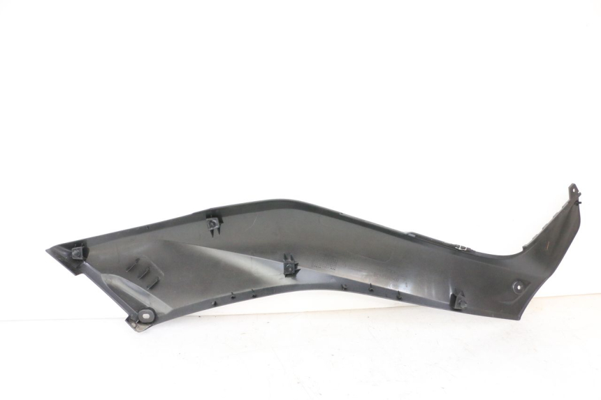 photo de LEFT UNDERSEAT PANEL YAMAHA XMAX X-MAX 125 (2021 - 2025)