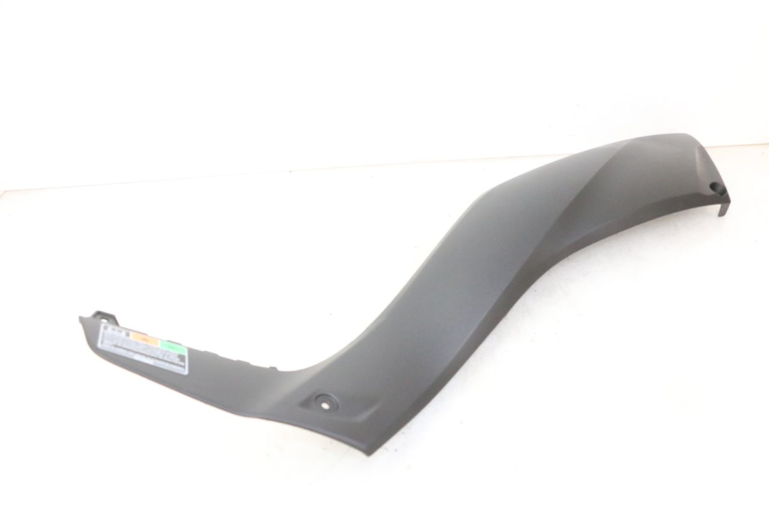 photo de LEFT UNDERSEAT PANEL YAMAHA XMAX X-MAX 125 (2021 - 2025)