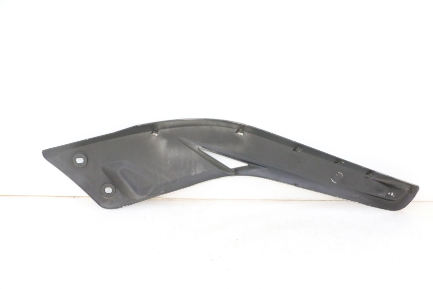 photo de LEFT UNDERSEAT COVER YAMAHA X-MAX XMAX 125 (2010 - 2014)