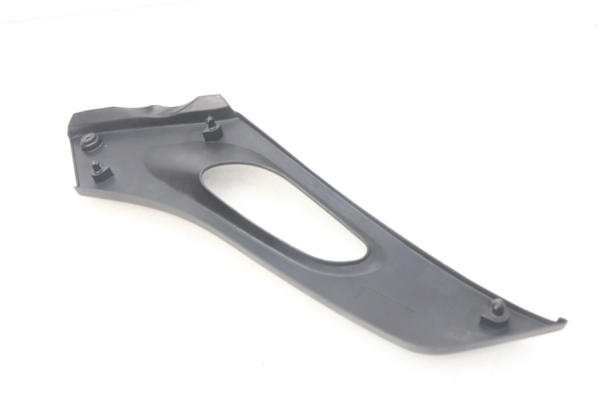 photo de LEFT UNDERSEAT COVER SUZUKI XF FREEWIND 650 (1997 - 2003)