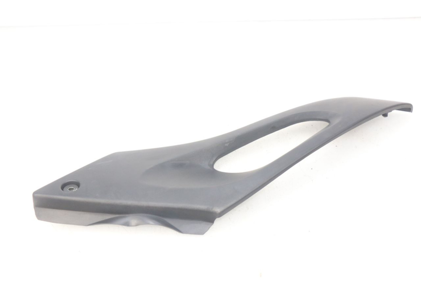 photo de LEFT UNDERSEAT COVER SUZUKI XF FREEWIND 650 (1997 - 2003)