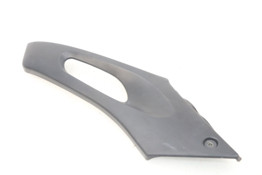 photo de LEFT UNDERSEAT COVER SUZUKI XF FREEWIND 650 (1997 - 2003)