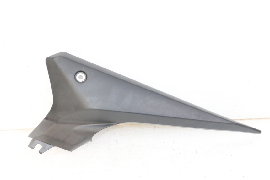 photo de LEFT UNDERSEAT PANEL YAMAHA XJ6 ABS 600 (2008 - 2016)