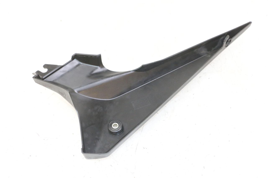 photo de LEFT UNDERSEAT PANEL YAMAHA XJ6 ABS 600 (2008 - 2016)
