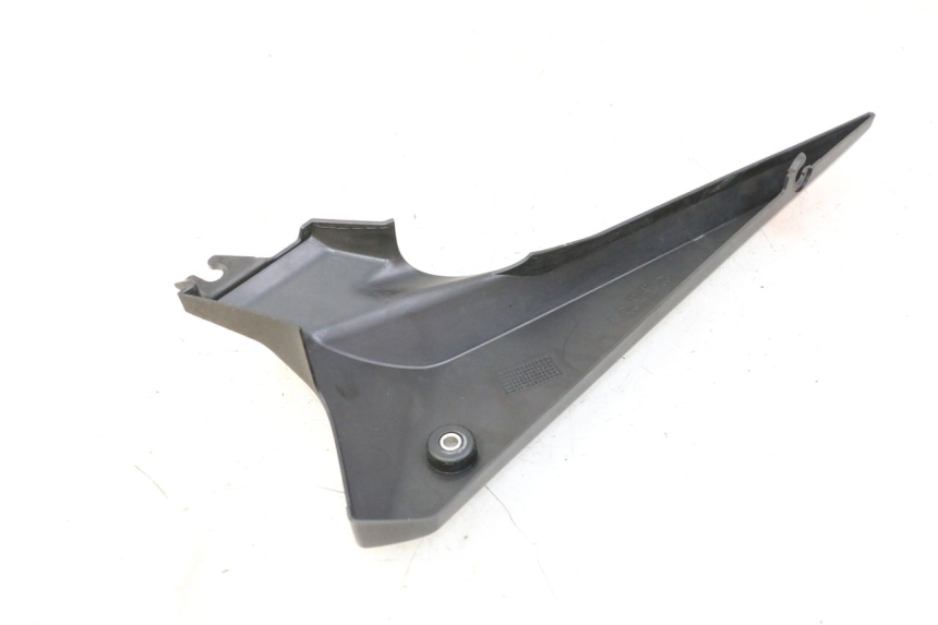 photo de LEFT UNDERSEAT PANEL YAMAHA XJ6 ABS 600 (2008 - 2016)