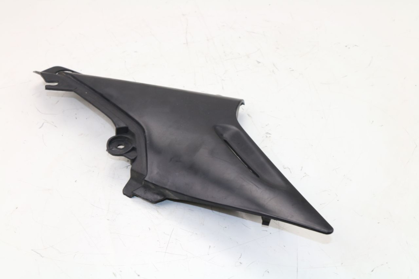 photo de LEFT UNDERSEAT PANEL YAMAHA XJN DIVERSION 600 (2000 - 2003)