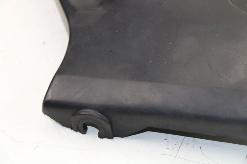 photo de LEFT UNDERSEAT PANEL YAMAHA XJN DIVERSION 600 (2000 - 2003)