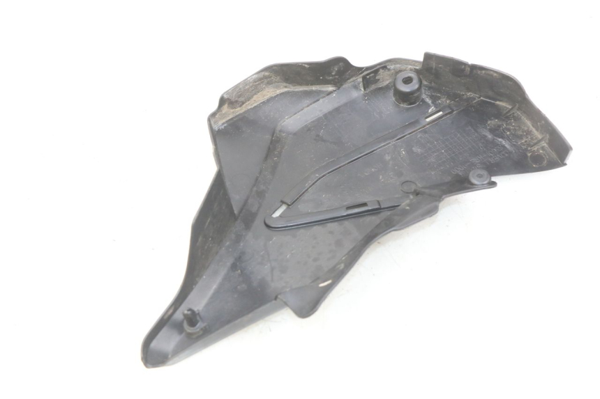 photo de LEFT UNDERSEAT COVER HONDA XR L 125 (2003 - 2007)