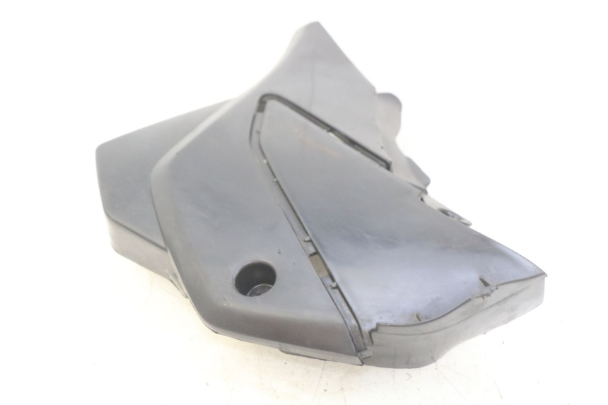 photo de LEFT UNDERSEAT COVER HONDA XR L 125 (2003 - 2007)