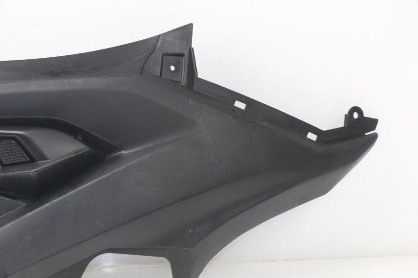 photo de LEFT UNDERSEAT PANEL YAMAHA AEROX NAKED 2T 50 (2013 - 2017)