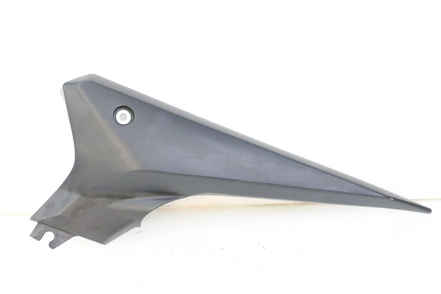 photo de LEFT UNDERSEAT PANEL YAMAHA XJ6 600 (2008 - 2016)